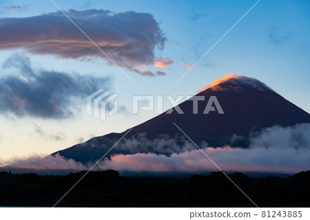【靜岡縣】富士山、精進湖、日出 81243885