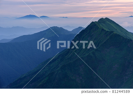 Sunset sky and Tanigawa mountain range / Kawatana head 81244589