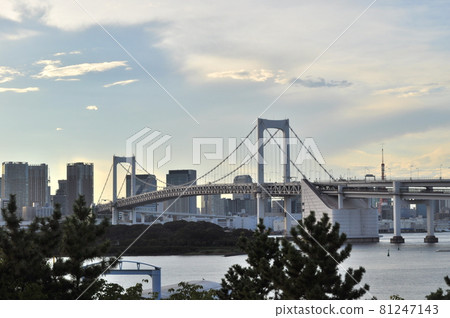 Odaiba Marine Park at sunset 81247143