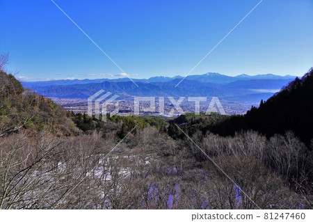 冬季古城公園曉塔到南阿爾卑斯山和駒根市 冬季古城公園曉塔到南阿爾卑斯山和駒根市 81247460