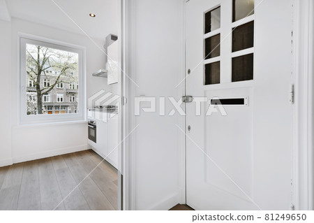 A bright luxury kitchen in an elegant house A bright luxury kitchen in an elegant house 81249650