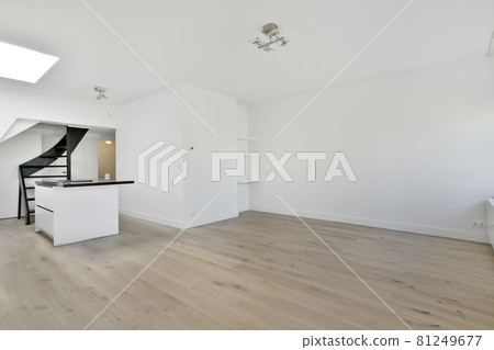A cozy and spacious room in a luxury house A cozy and spacious room in a luxury house 81249677