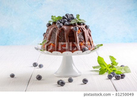 Marble bundt cake. 81250049