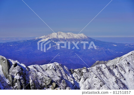 Mt. Ontake from Mt. Utsugi Komaho Hutte in winter Mt. Ontake from Mt. Utsugi Komaho Hutte in winter 81251857