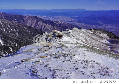 Komaho Hutte from just below the summit of Mt. Utsugi in winter 81251972