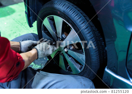 Car tire and wheel replacement Impact wrench 81255120