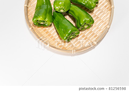 夏天吃甜椒的方法很多 81256598