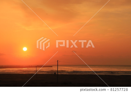 九十九里海灘片海海灘的日出 81257728