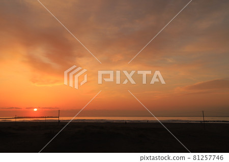 九十九里海灘片海海灘的日出 81257746