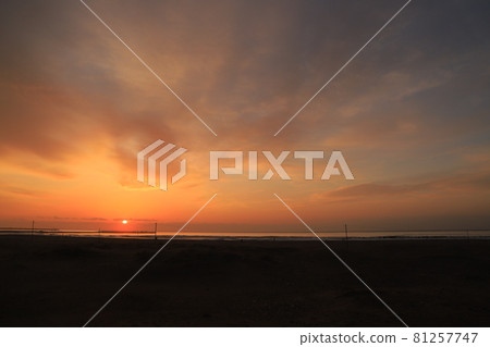 九十九里海灘片海海灘的日出 81257747