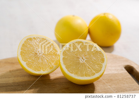 Grapefruit fruit Grapefruit fruit 81258737