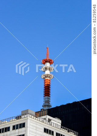 Radio tower in Otemachi 81259548