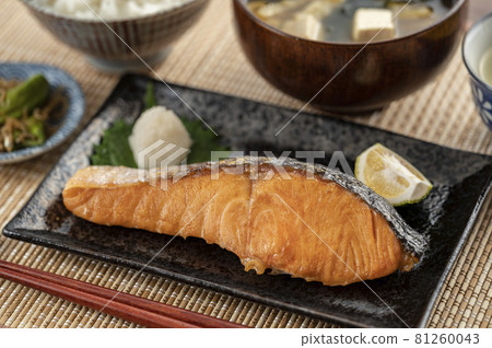 烤三文魚套餐 81260043