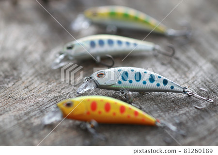 山間溪流捕魚設備、捲軸和誘餌 81260189