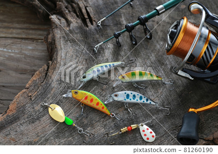 山間溪流捕魚設備、捲軸和誘餌 81260190