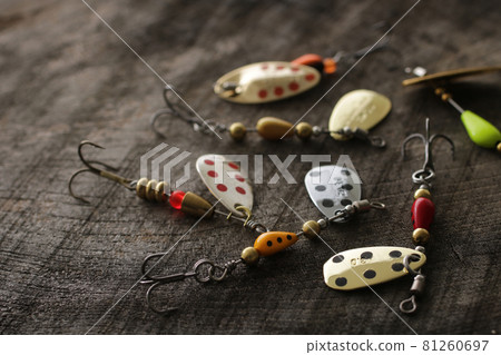 山間溪流捕魚設備、捲軸和誘餌 81260697