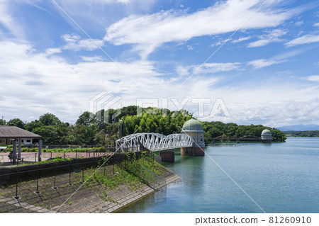Murayamashita Reservoir Intake Tower (Lake Tama) 81260910