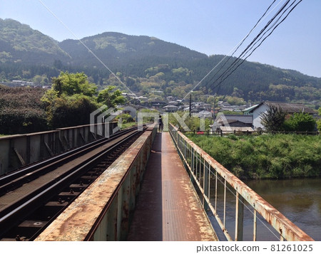 Rusted iron bridge bicycle path in Yufuin, Oita Rusted iron bridge bicycle path in Yufuin, Oita 81261025
