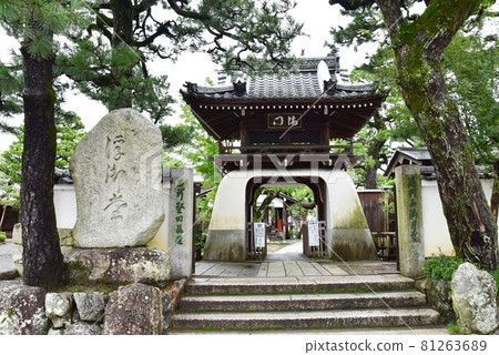Sanmon (Romon) of Lake Biwa Ukimido, Otsu City, Shiga Prefecture 81263689