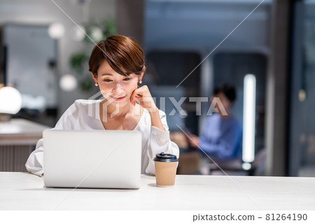 Office business woman shooting cooperation: WEEK Shibadaimon (Sun Frontier Fudousan) 81264190