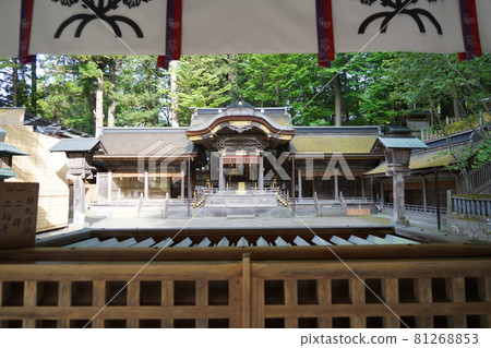 諏訪大社是日本最古老的神社之一，是全國一萬多座諏訪神社的總社。 81268853