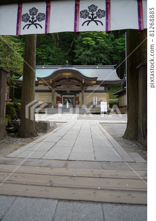 諏訪大社是日本最古老的神社之一，是全國一萬多座諏訪神社的總社。 81268885