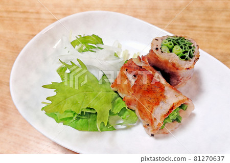 Homely and rustic homemade "green onion pork ribs" watercolor style 81270637