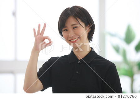 手工製作圓圈的體育健身教練的形象 81270766