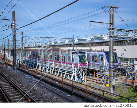Retired 8000 series and new model 18000 series Hanzomon Line 81270813