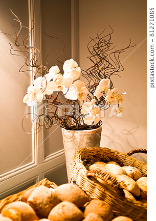 Decoration for an event, concepts of authenticity, luxury and conviviality Decoration for an event, concepts of authenticity, luxury and conviviality 81271085