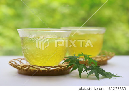 Cold tea (green tea) Cold tea (green tea) 81272883