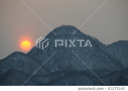 南翔山的夕陽 81275142