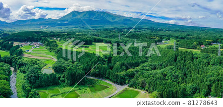Spacious and sunny Nasu-dake and Nasu plateau, beautiful fresh green Nasu plateau, resort area Nasu Shiobara Spacious and sunny Nasu-dake and Nasu plateau, beautiful fresh green Nasu plateau, resort area Nasu Shiobara 81278643