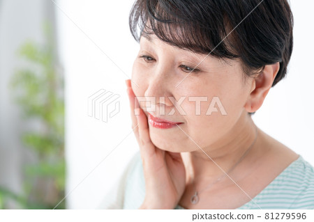 資深夫人秀麗圖像 81279596