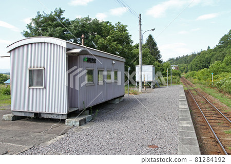 宗谷本線 知文站 W51 向日葵田 宗谷本線 知文站 W51 向日葵田 81284192