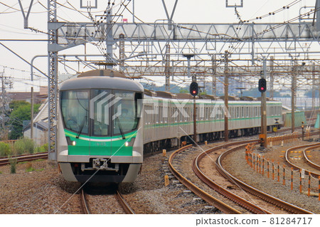 Tokyo Metro Chiyoda Line 16000 series secondary car Kanamachi Station Tokyo Metro Chiyoda Line 16000 series secondary car Kanamachi Station 81284717