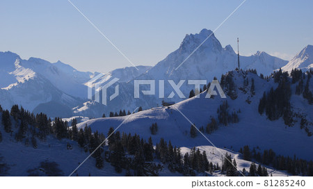 Saanerslochflue and other snow covered mountains near Gstaad. Saanerslochflue and other snow covered mountains near Gstaad. 81285240