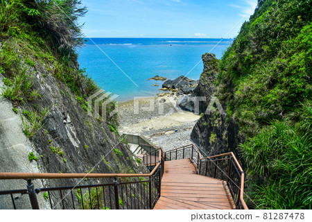 A spectacular view of the beautiful sea in Okinawa A spectacular view of the beautiful sea in Okinawa 81287478