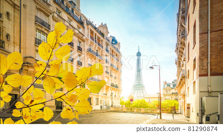 eiffel tour and Paris street 81290874