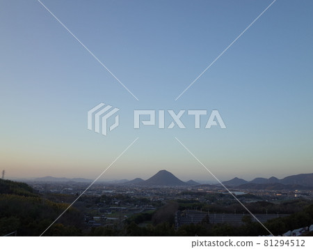 Sanuki Fuji_evening view_Shikoku Sanuki Fuji_evening view_Shikoku 81294512