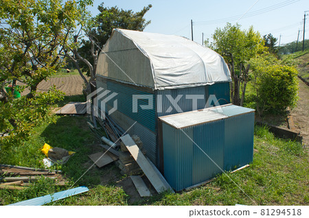 Rural hut Rural hut 81294518