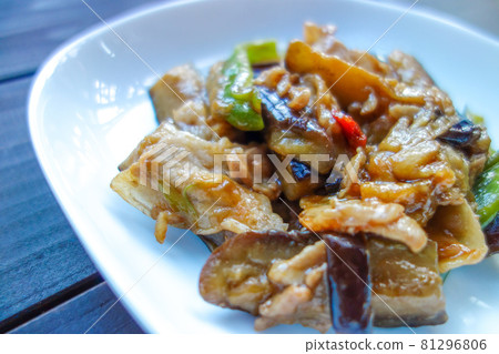 炒夏菜和豬肉【青椒茄子】 炒夏菜和豬肉【青椒茄子】 81296806