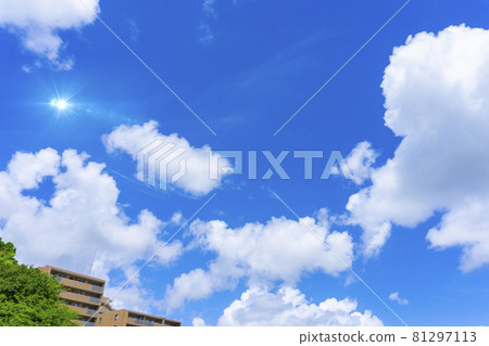 陽光、清新的藍天和雲彩的背景素材_b_30 陽光、清新的藍天和雲彩的背景素材_b_30 81297113