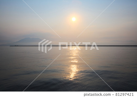 鹿兒島市谷山外的單字防波堤 81297421