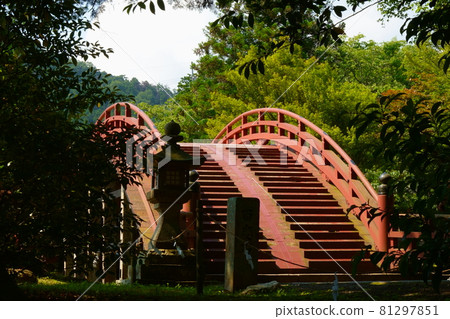 Torii and bridge at Niutsuhime Shrine, a world cultural heritage 81297851
