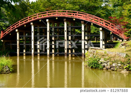 世界文化遺產牛津姬神社的牌坊和橋 81297888