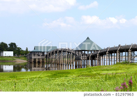 青森縣北津輕區鶴田町富士見湖鶴舞橋日本第一木三鼓橋 81297963