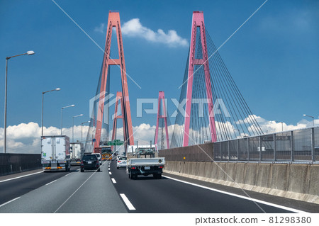 《Aichi Prefecture》 Traffic image ・ Isewangan Expressway ・ Driving on the famous port Triton 《Aichi Prefecture》 Traffic image ・ Isewangan Expressway ・ Driving on the famous port Triton 81298380