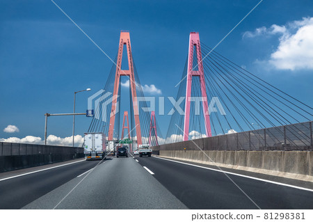 《Aichi Prefecture》 Traffic image ・ Isewangan Expressway ・ Driving on the famous port Triton 《Aichi Prefecture》 Traffic image ・ Isewangan Expressway ・ Driving on the famous port Triton 81298381