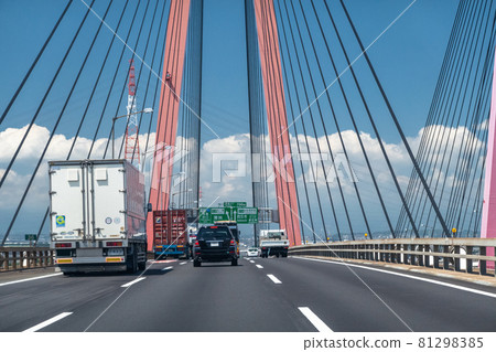 《Aichi Prefecture》 Traffic image ・ Isewangan Expressway ・ Driving on the famous port Triton 《Aichi Prefecture》 Traffic image ・ Isewangan Expressway ・ Driving on the famous port Triton 81298385